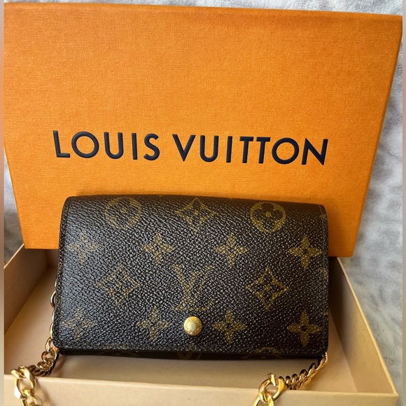 Louis Vuitton Monogram Porte Monnaie Wallet - Picture 2 of 15